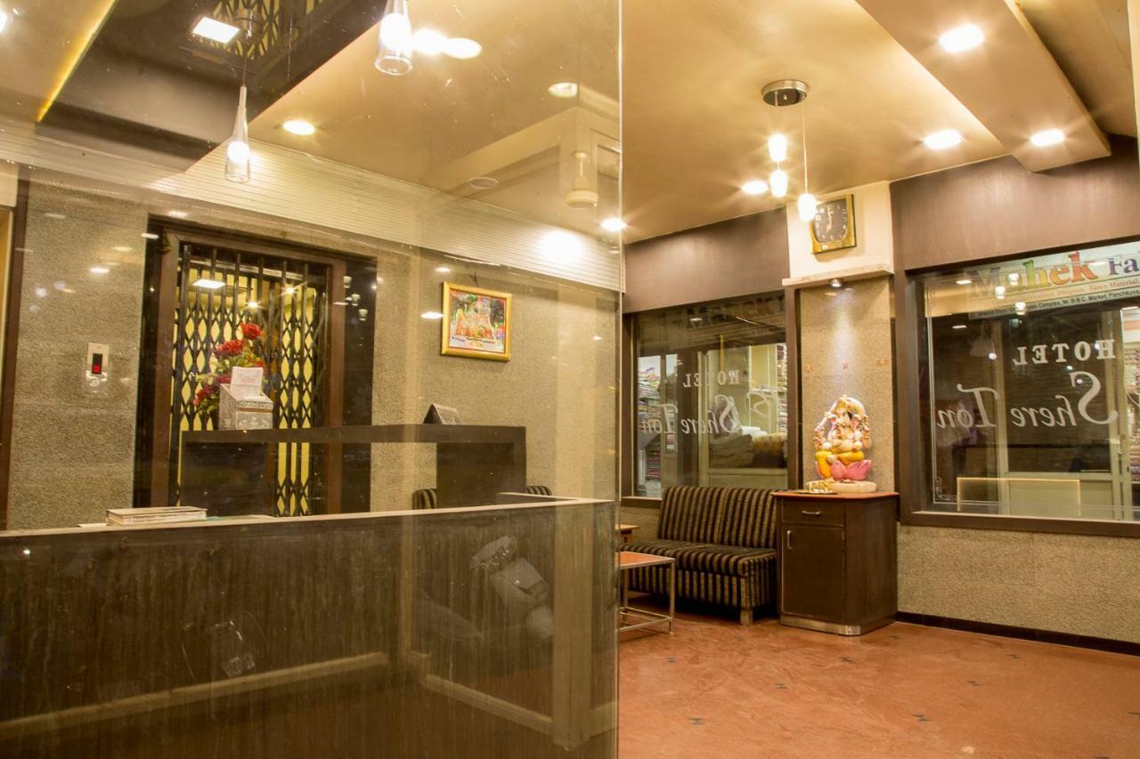Hotel Shertown Ahmedabad Bagian luar foto